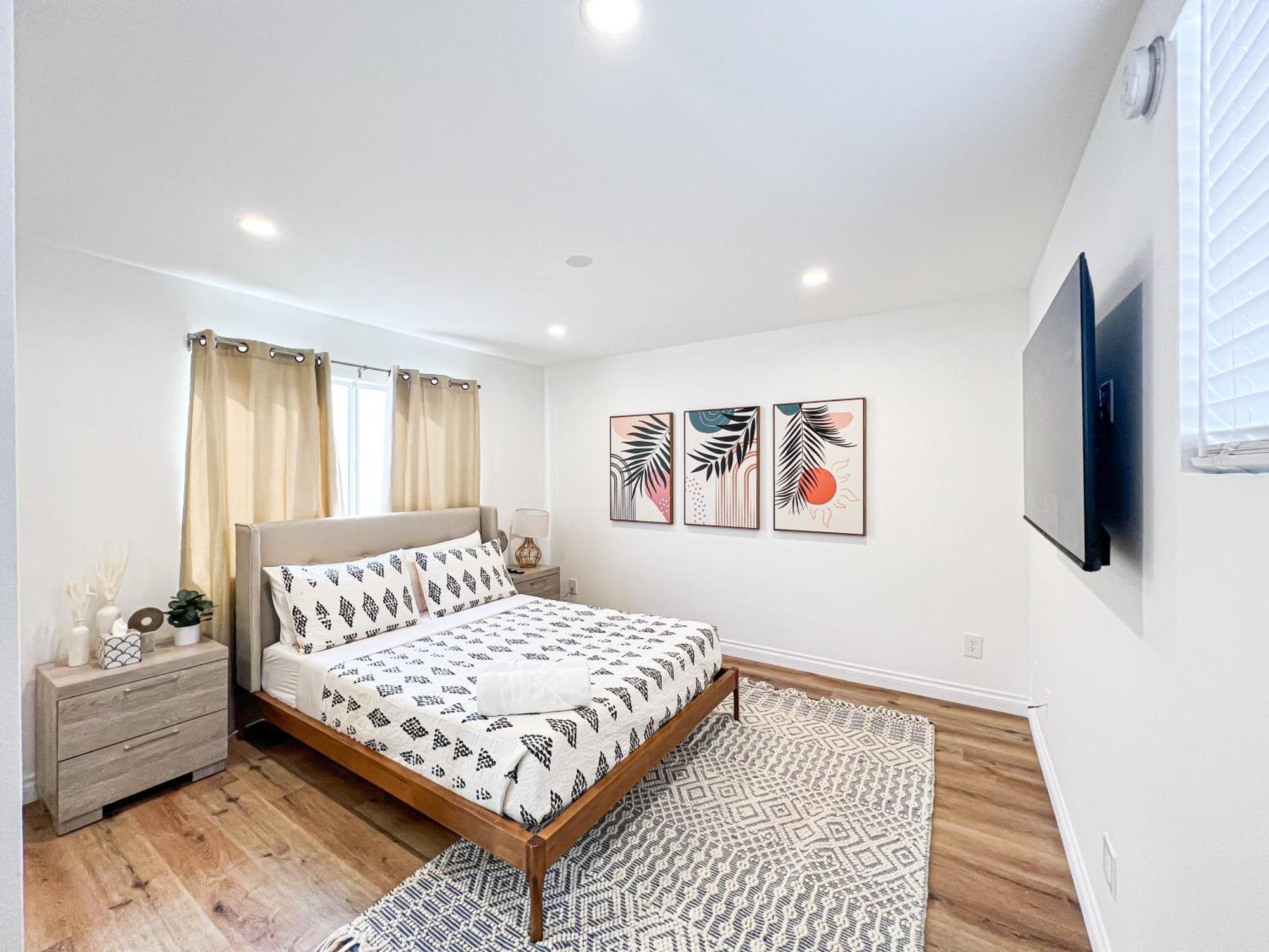 Comfy 2-Bedroom Home In Hollywood Los Angeles Exterior photo