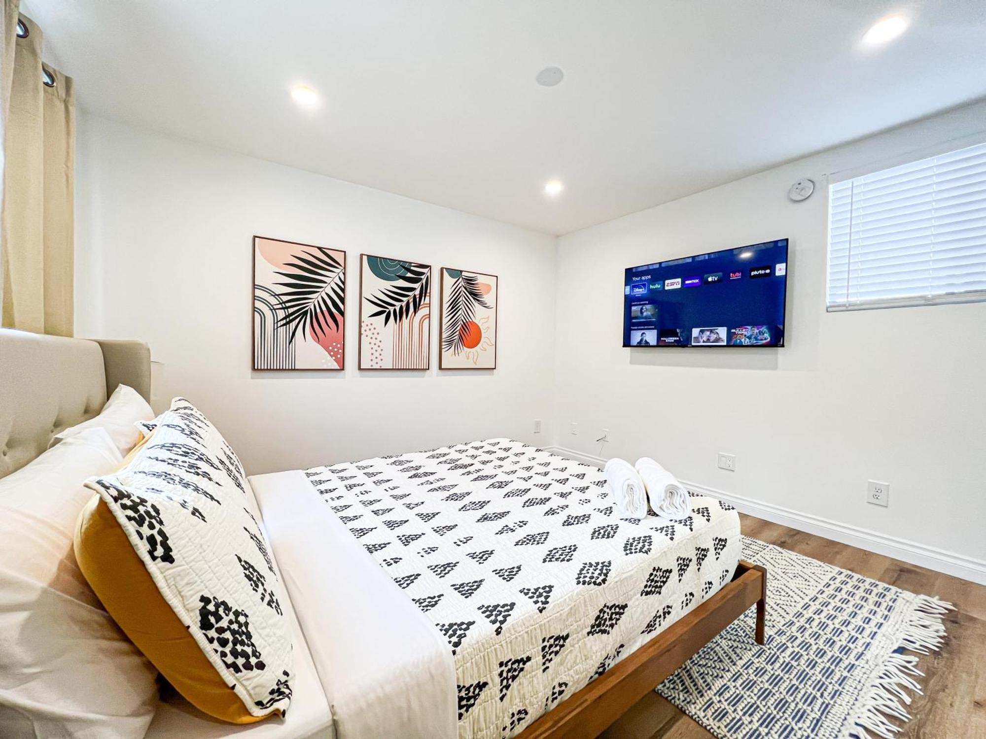 Comfy 2-Bedroom Home In Hollywood Los Angeles Exterior photo